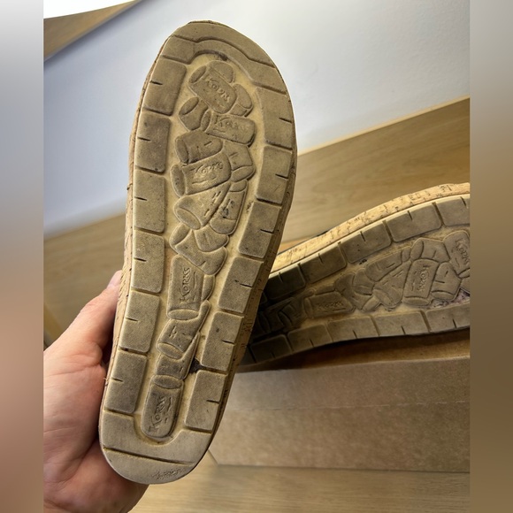 Korks Black Leather Cork Footbed Sandals sz 9M w/ 1 1/4" Heel (S1389) - Picture 8 of 11